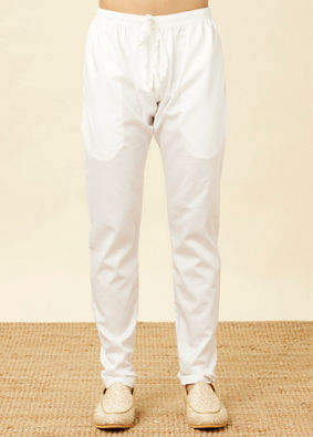 alt message - Manyavar Men Pristine White Chevron Patterned Jacket Set image number 5
